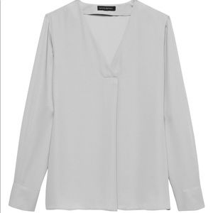 Banana republic Drapey V-Neck Blouse Medium Tall